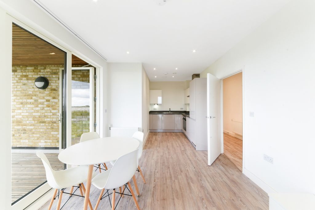 Property photo 3 of 9 Living Area - Camell