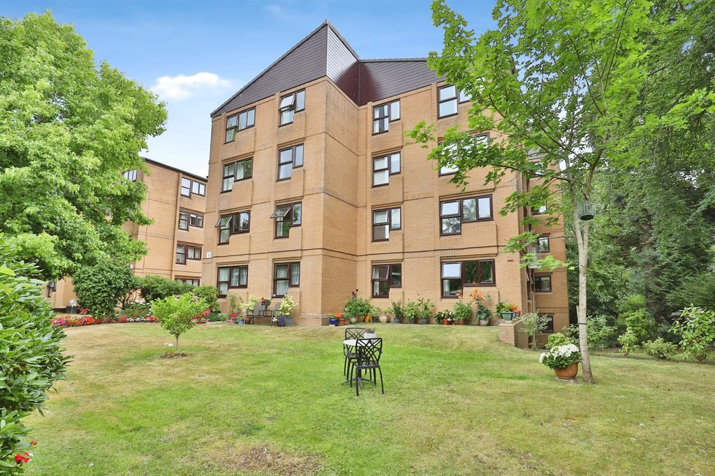 Property photo 1 of 17