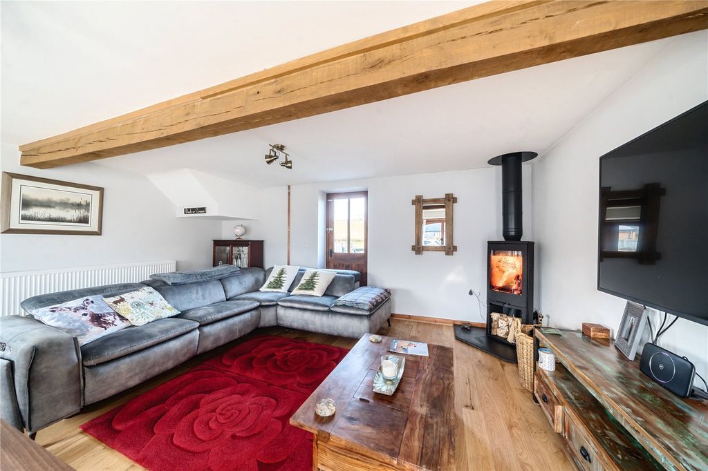 Property photo 3 of 25 Picture No. 02