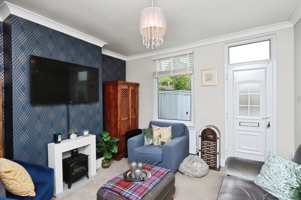 Property photo 2 of 16 Pbox-Img.Jpg