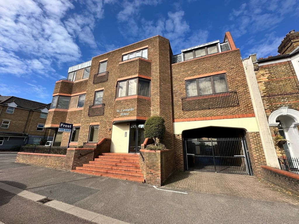 Property photo 1 of 9 Front