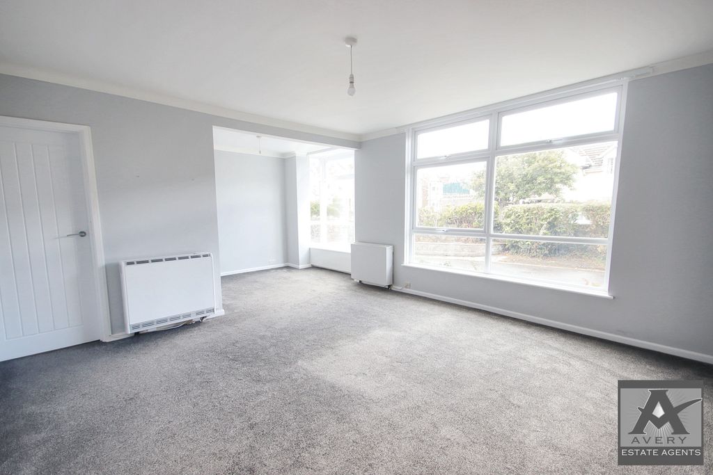 Property photo 3 of 12 Gallery