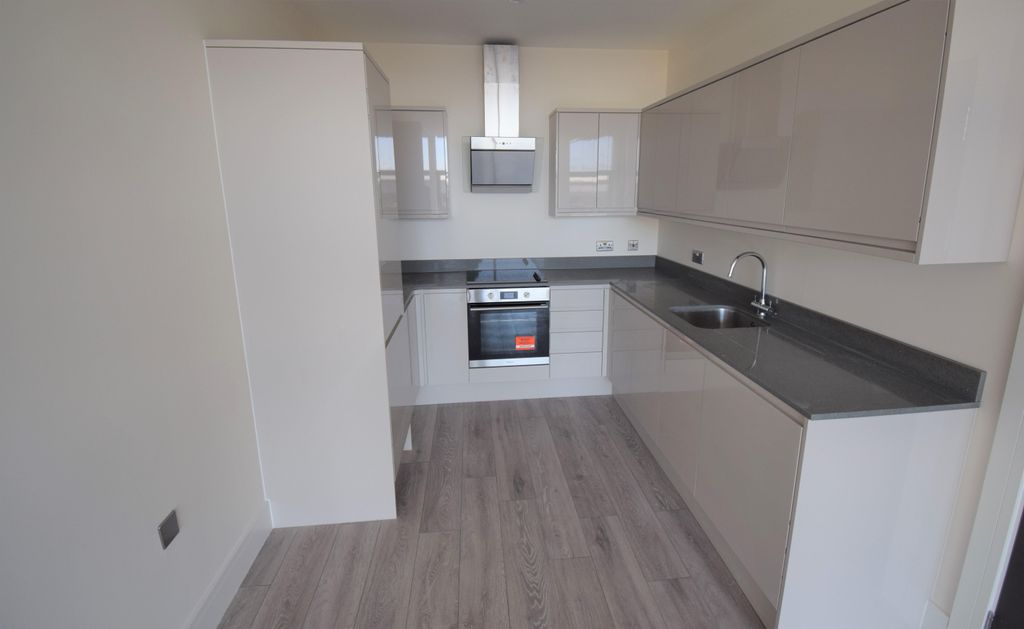 Property photo 3 of 5 Kitchen