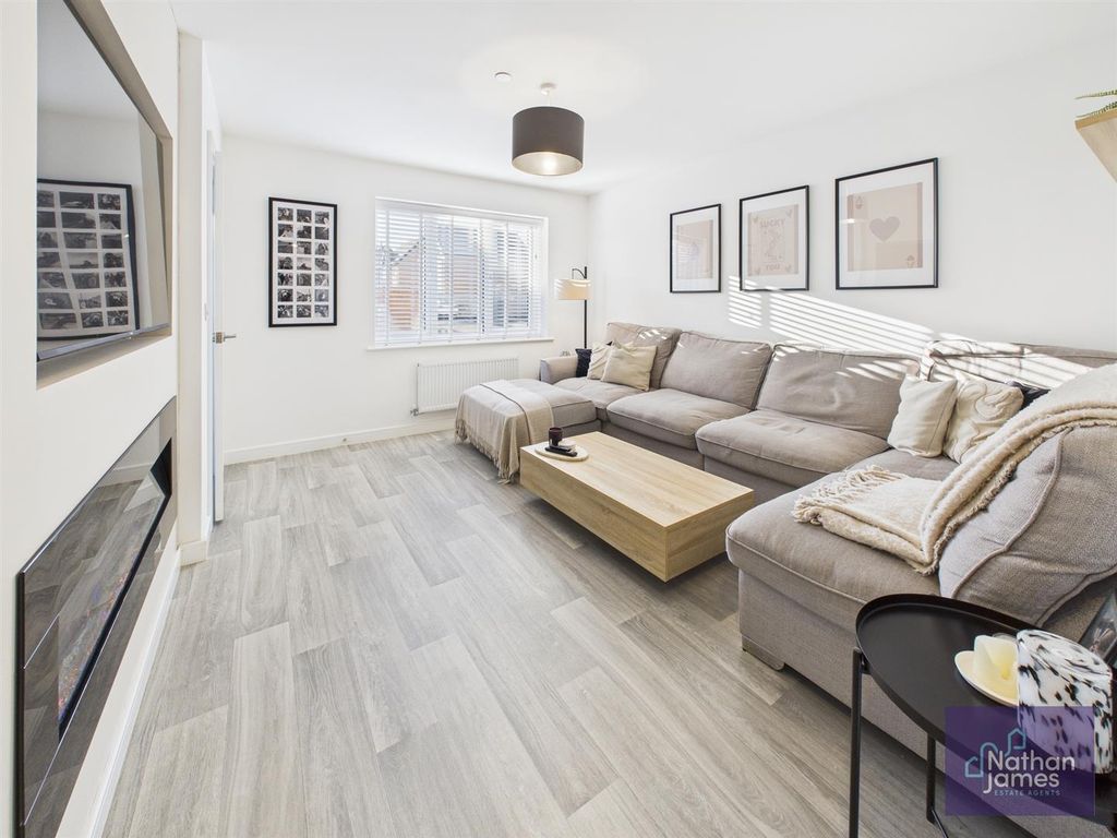 Property photo 2 of 16 Living Room