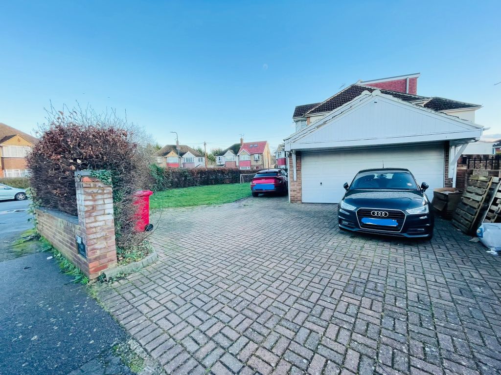 Property photo 2 of 17 Bannister Close (1)