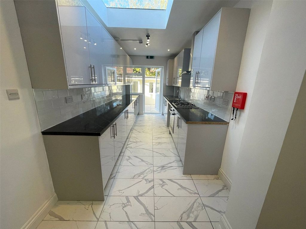 Property photo 1 of 6 Picture No. 12