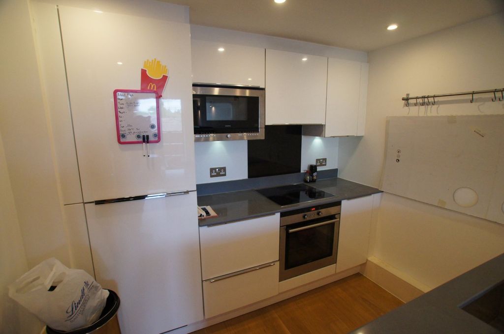 Property photo 2 of 10 Kitchen