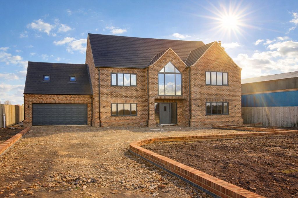 Property photo 1 of 58