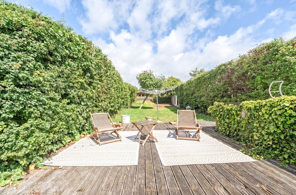 Property photo 2 of 18 Picture No. 11