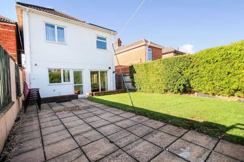 Property photo 1 of 16 Photo 11