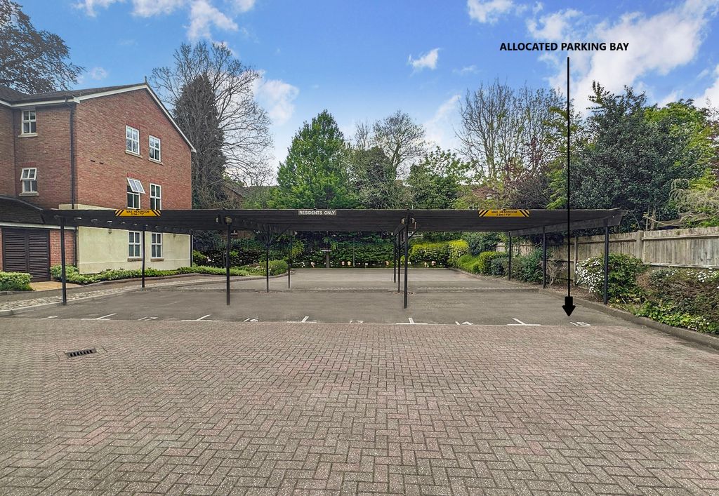 Additional image 14 of 3 bed flat for saleWimblehurst Road, Horsham RH12