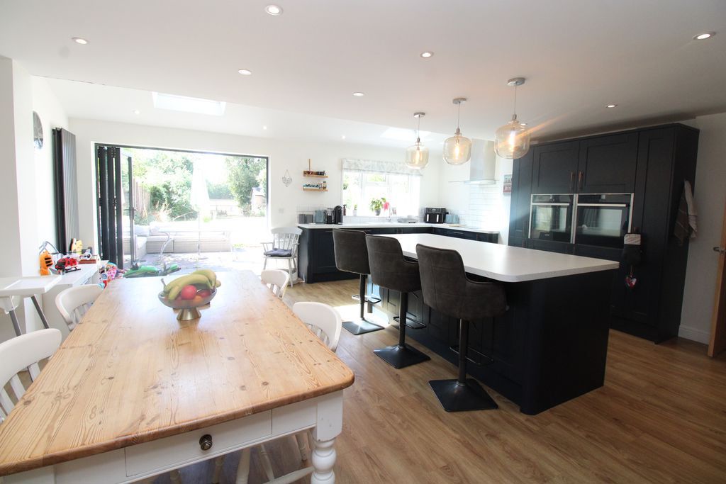 Property photo 3 of 16 Kitchen/Diner