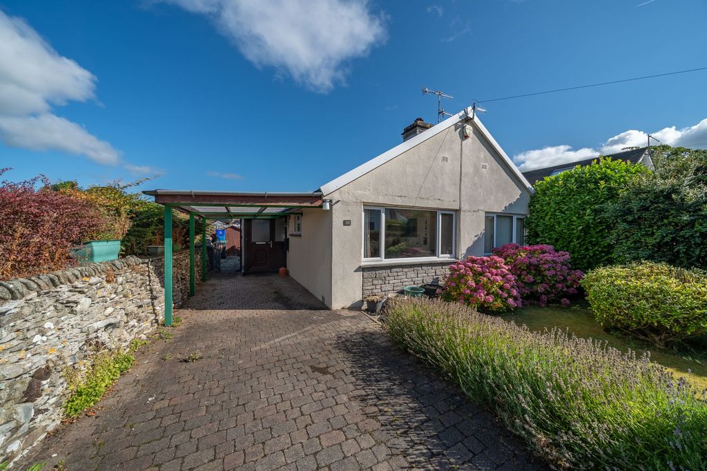 Property photo 1 of 20