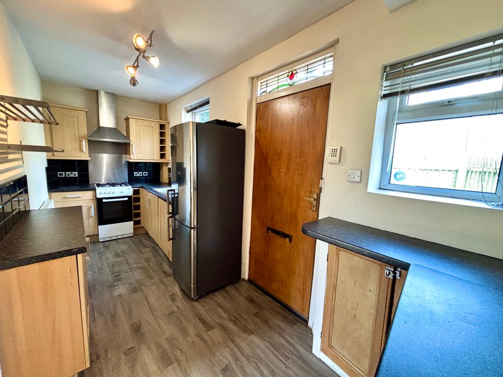 Property photo 3 of 14 Breakfast Kitchen