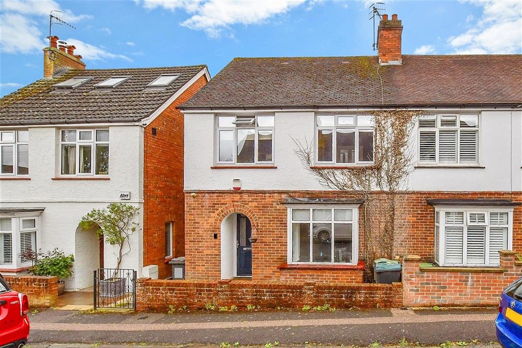 Property photo 1 of 17 External (Web)