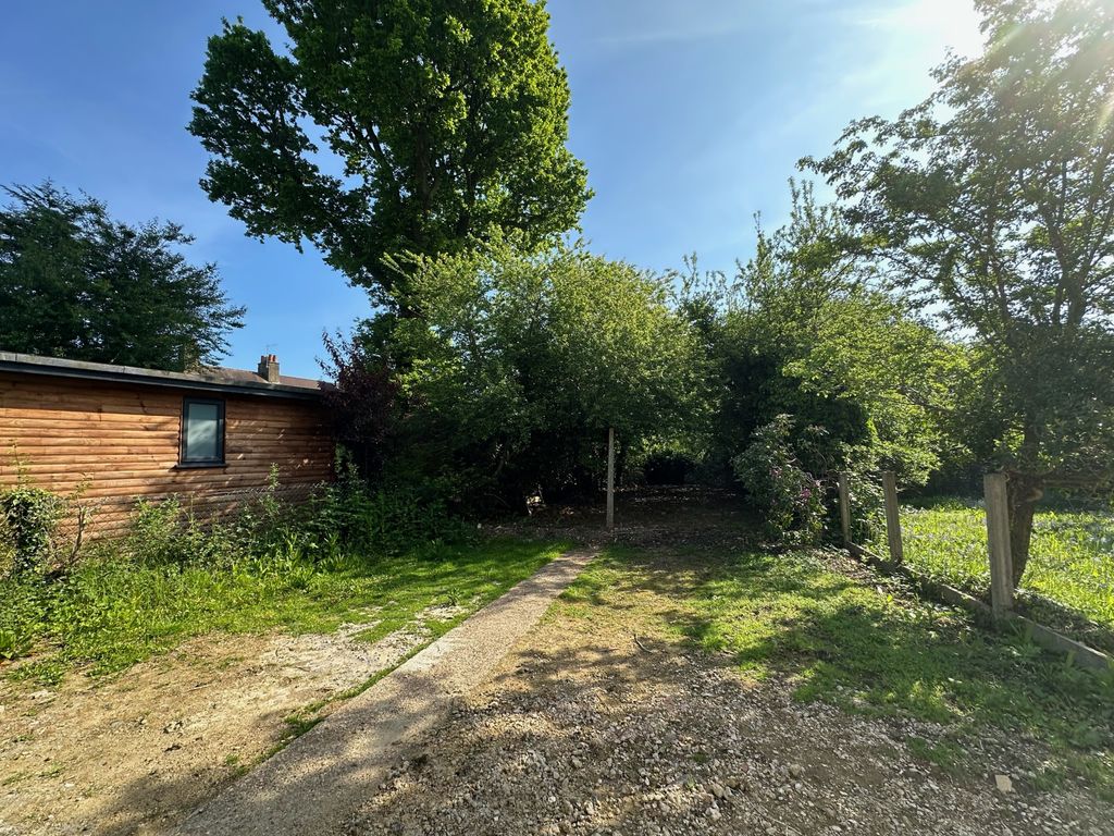 Property photo 3 of 6