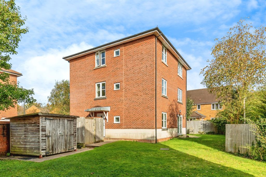 Property photo 1 of 17