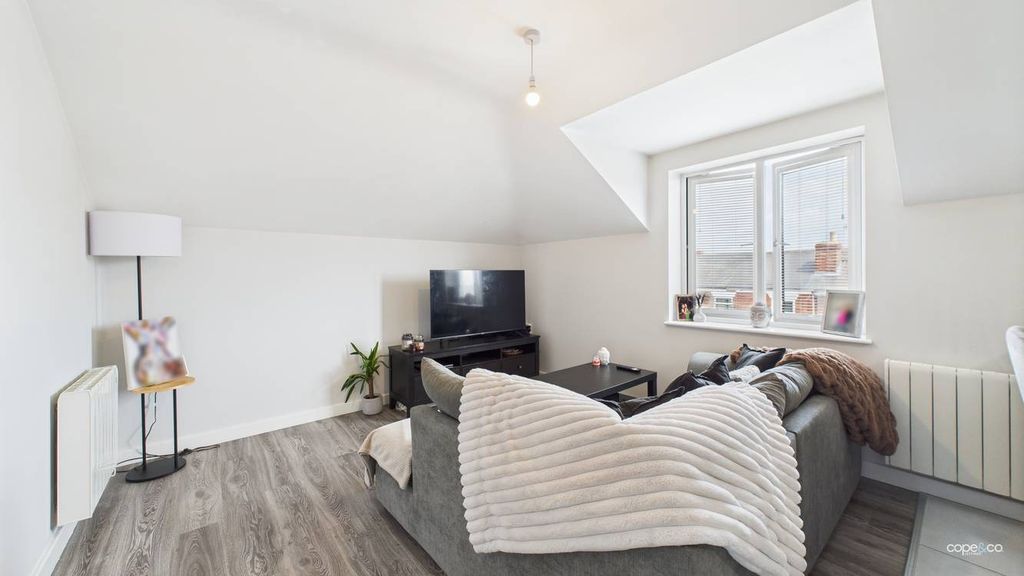 Property photo 3 of 8 4397095