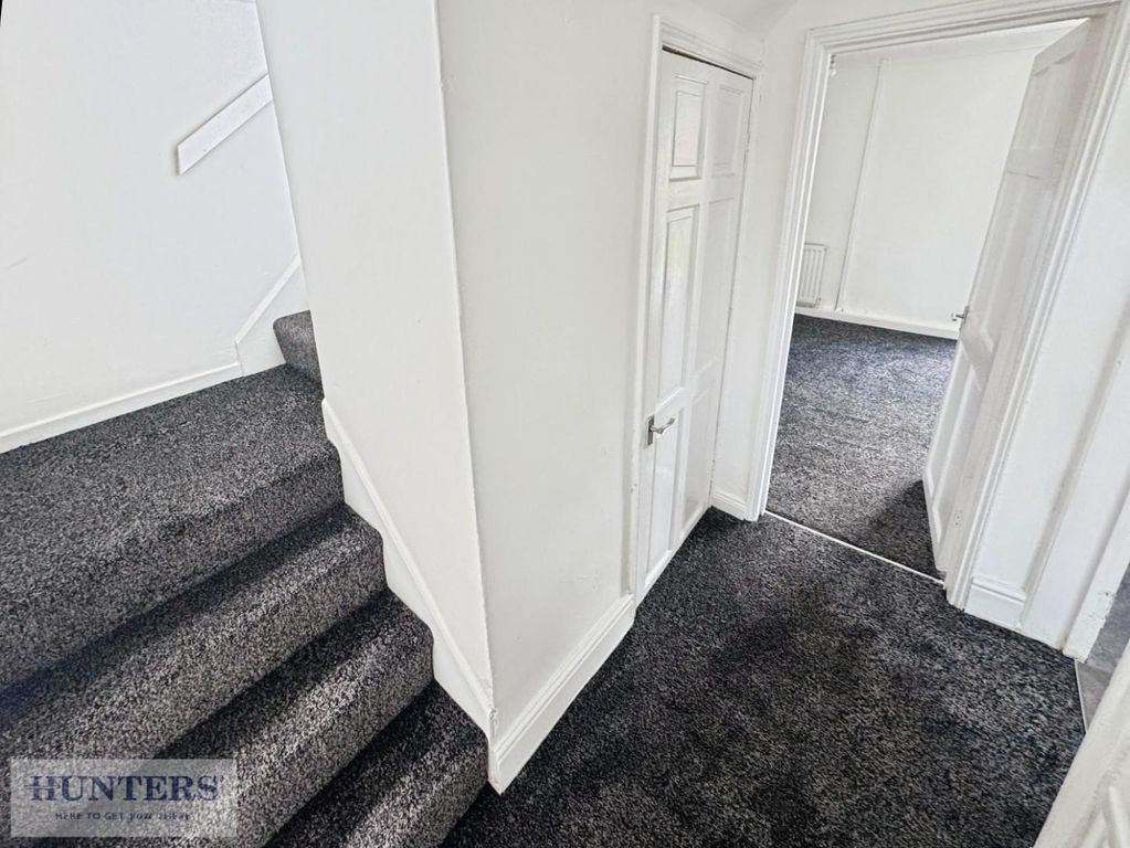 Property photo 2 of 10 Entrance Hallway