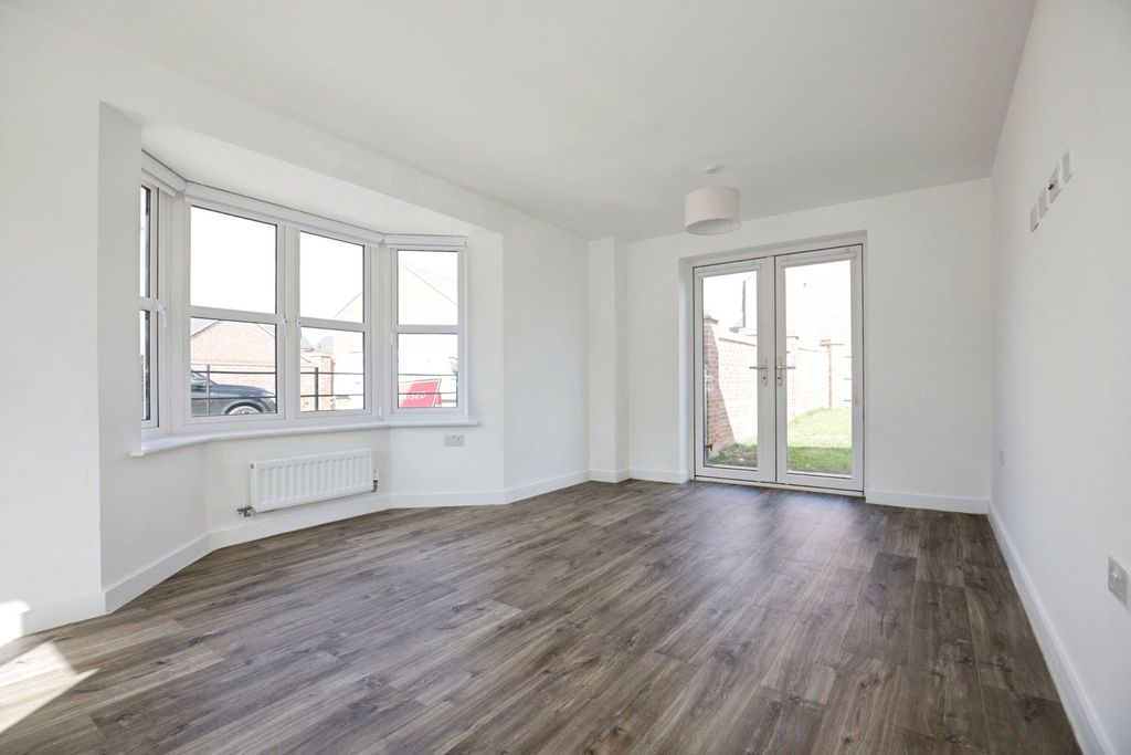 Property photo 3 of 18 Photo