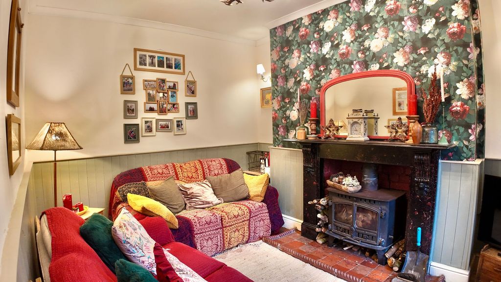 Property photo 2 of 36