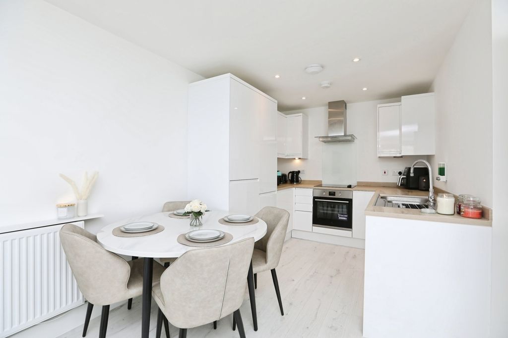 Property photo 2 of 19 Pbox-Img.Jpg