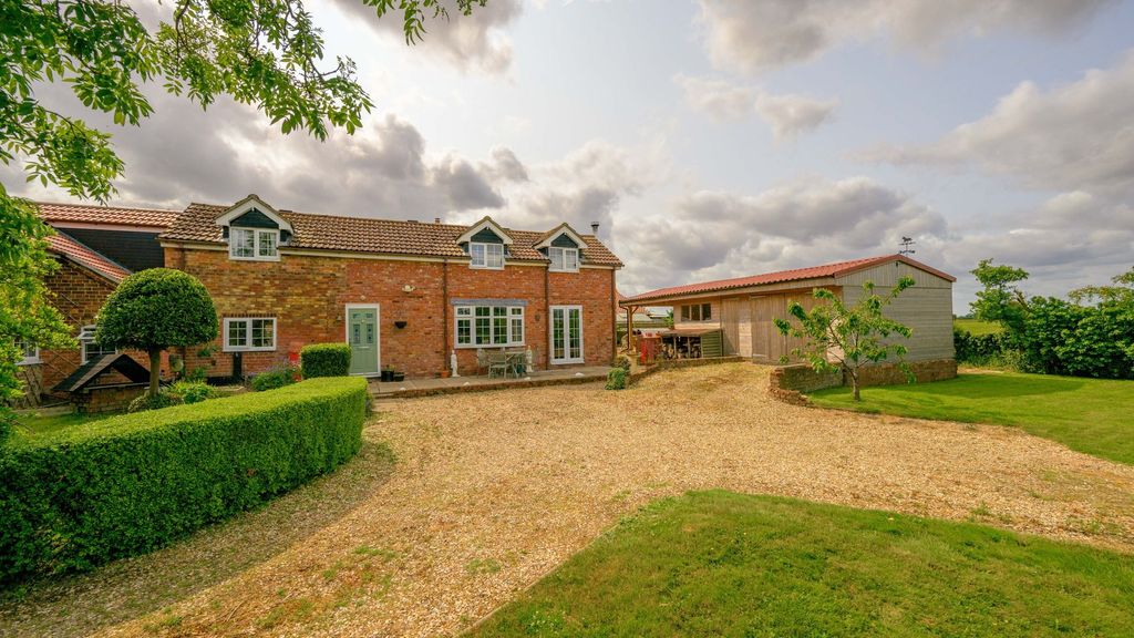 Property photo 1 of 36