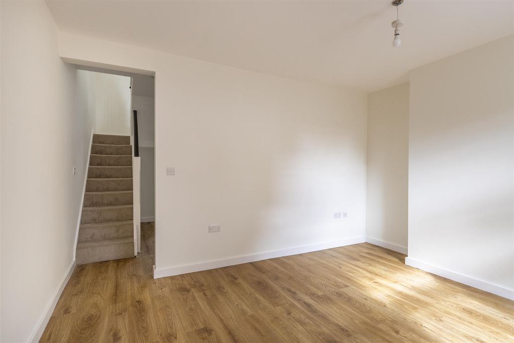 Property photo 3 of 30 Dining Room