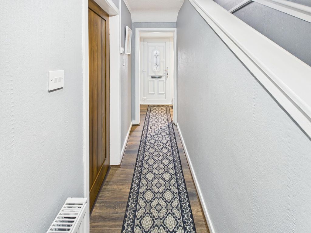 Property photo 2 of 24 Hallway