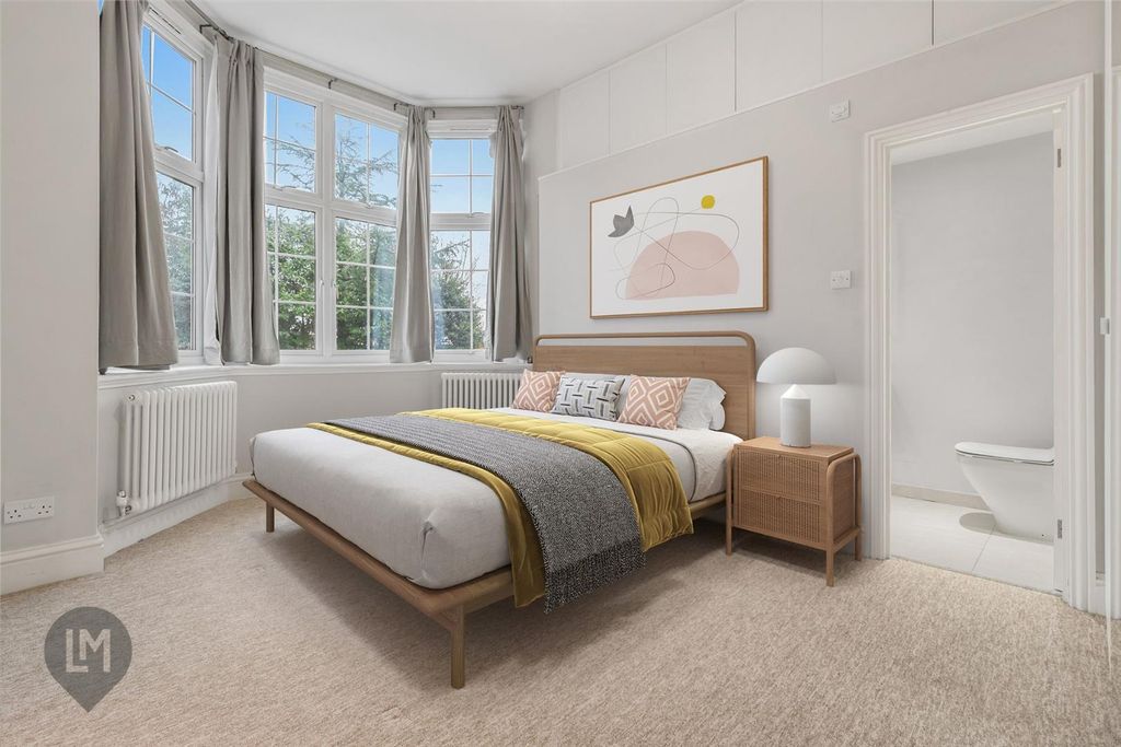 Property photo 3 of 8 Bedroom