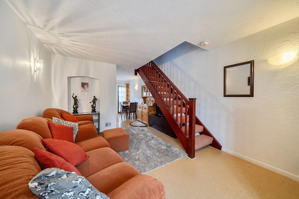 Property photo 2 of 17 1425300-2-69B7De6...