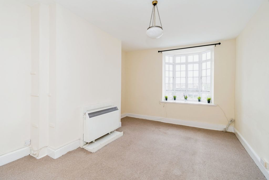 Property photo 2 of 13 Photo