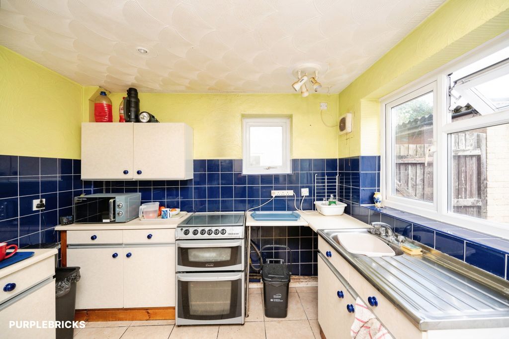 Property photo 3 of 20