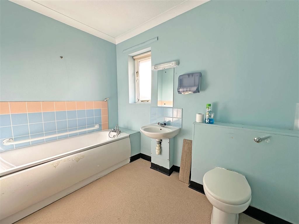 Property photo 3 of 8