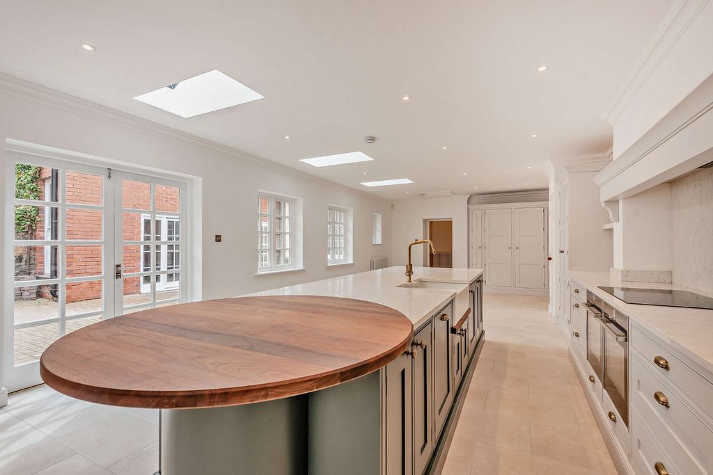 Property photo 2 of 27 Kitchen/Dining