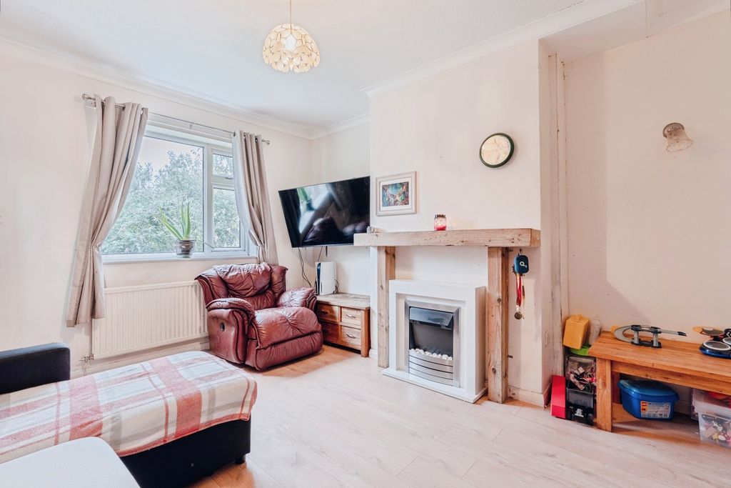 Property photo 2 of 16 Pbox-Img.Jpg