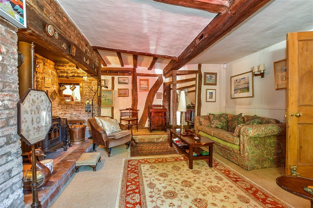 Property photo 3 of 14 Lounge