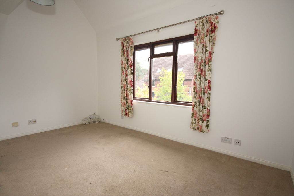 Property photo 2 of 5 Living Area