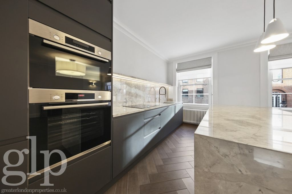 Property photo 2 of 18 997694