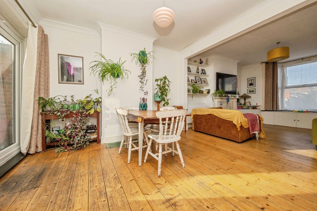 Property photo 2 of 19 Pbox-Img.Jpg