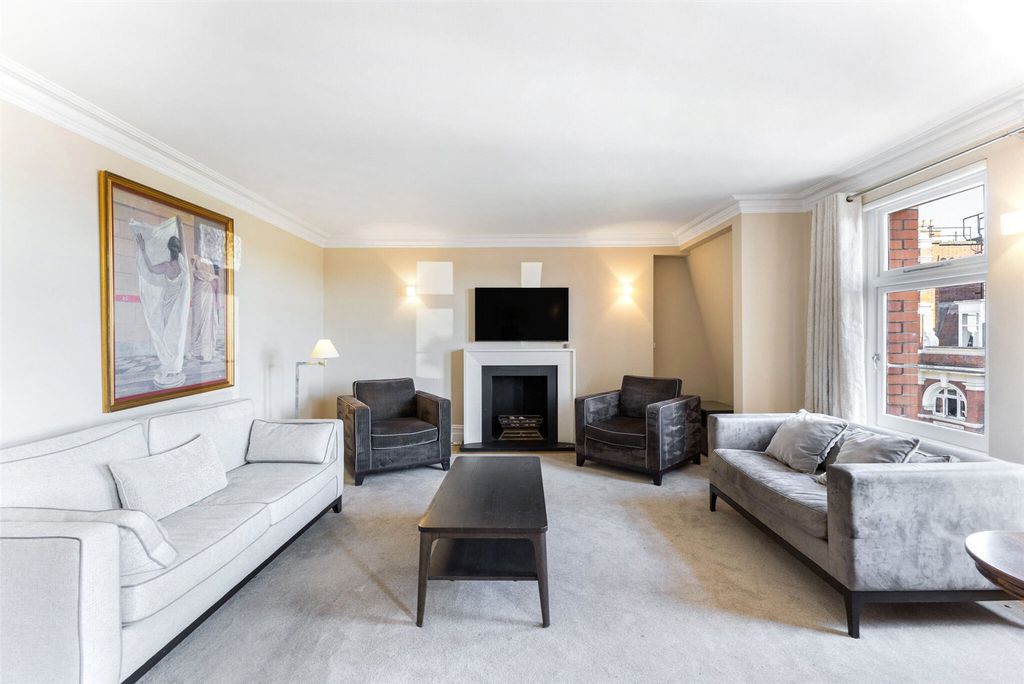 Property photo 2 of 16 Reception Room