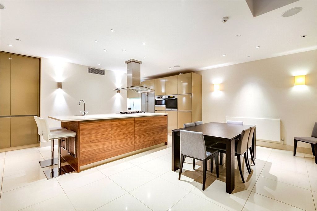 Property photo 3 of 11 Picture No. 04