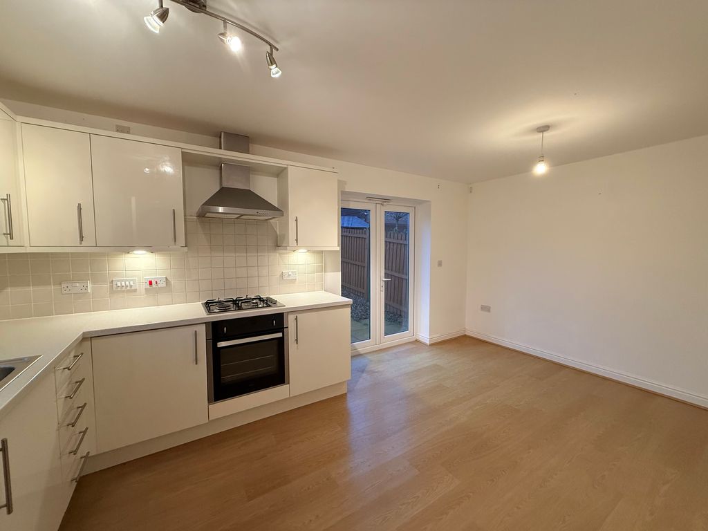 Property photo 3 of 14 Img9173