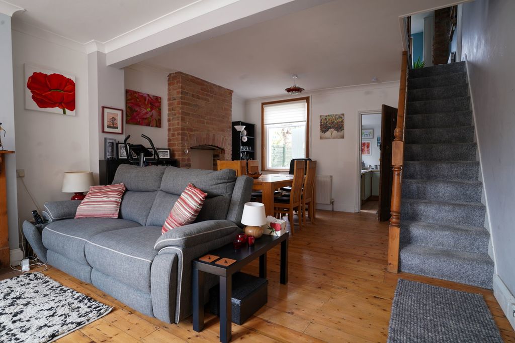 Property photo 2 of 11
