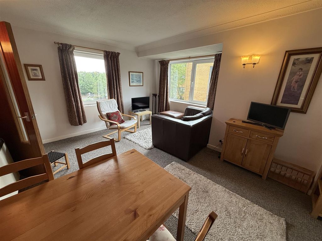 Property photo 3 of 11 Tempimageythhyy.Jpg