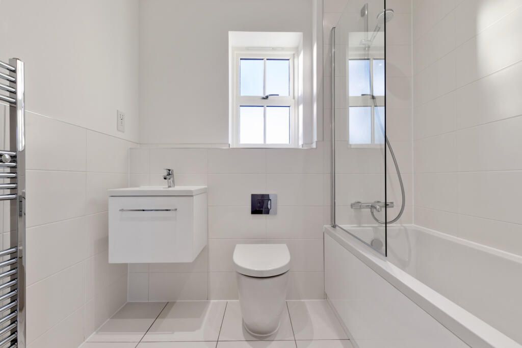 Property photo 3 of 4 Bathroom