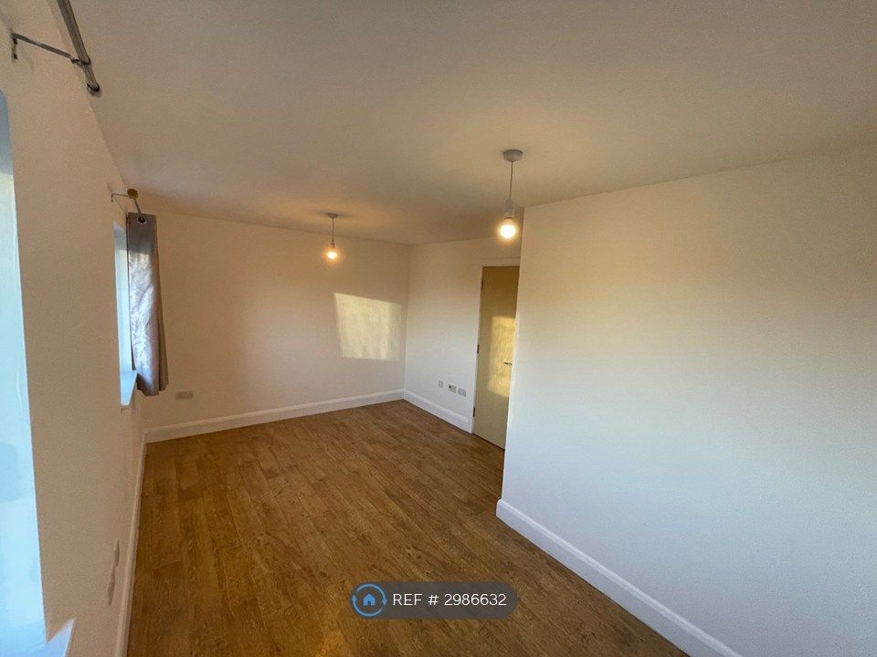 Property photo 2 of 21 Lounge