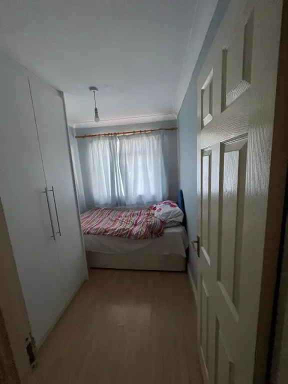 Property photo 1 of 4 Bedroom