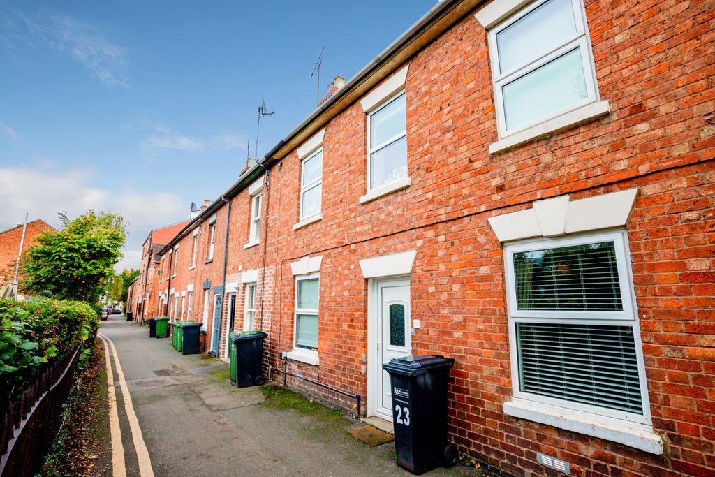 Property photo 1 of 2