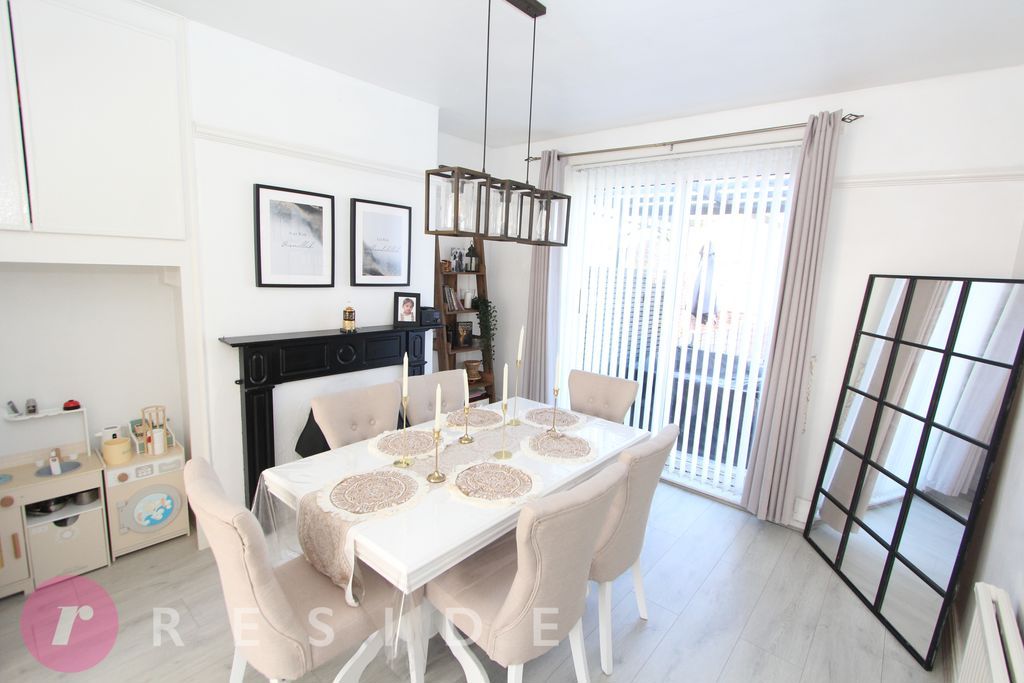 Property photo 3 of 18 Dining Room